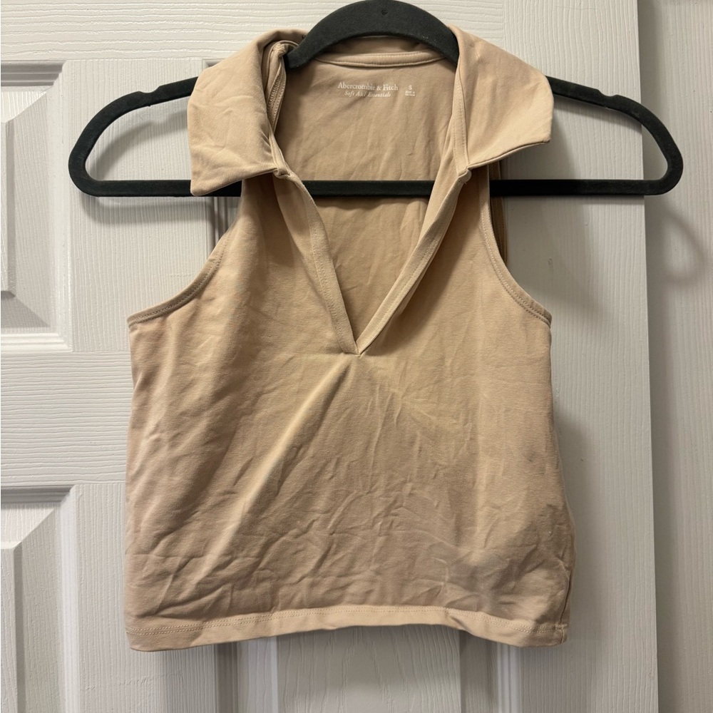 Abercrombie & Fitch Beige & White Collared Crop Tops | Golf tops